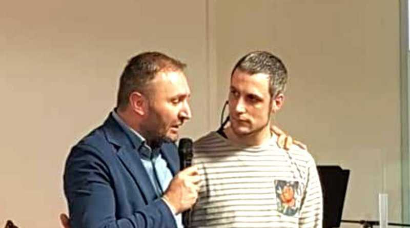 Voorganger Hakob met Thomas.