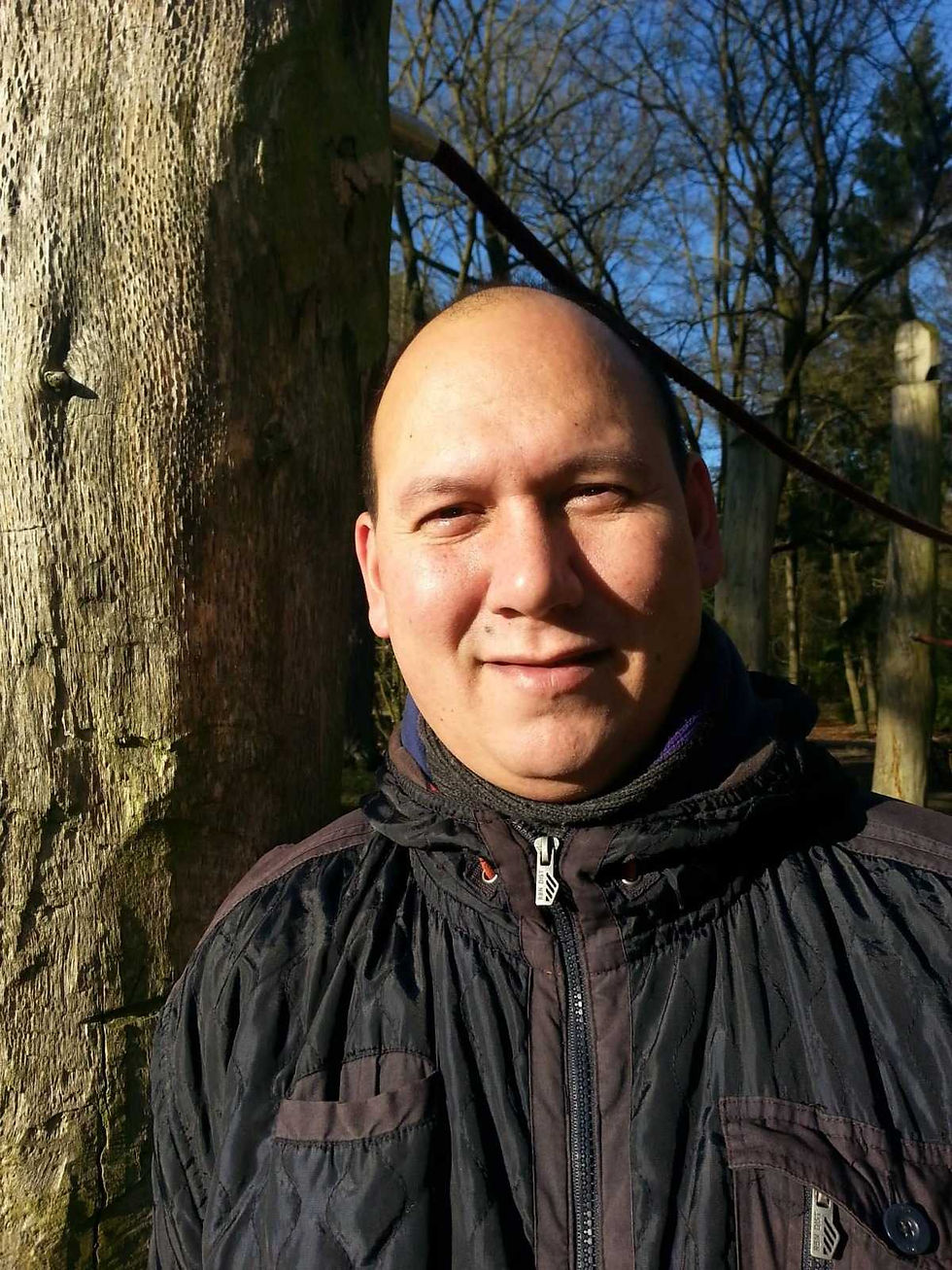 Charlie vertelt zijn getuigenis hoe zijn roeping als worship leider werd hersteld.