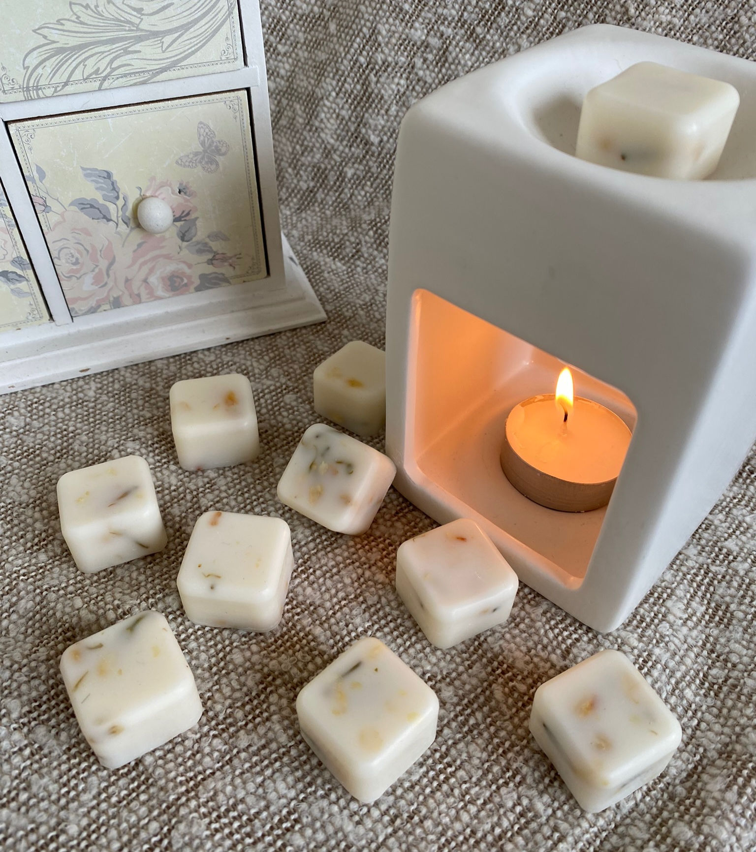 Handmade Botanical Soy Wax Melts - Jasmine petals