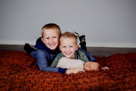 Kansas City newborn photographer