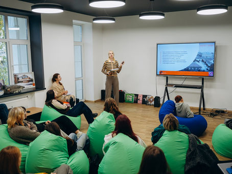 Живий діалог про життя, кохання та творчість Архипа Куїнджі