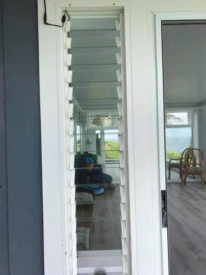 96754 Kilauea Custom Patio Screen Enclosures Jalousie Window Screen Replacement Project KAUAI Island Screens Specialists Island Wide Mobile Screen Shop on Wheel Screen Replacement Professionals 808-720-2688