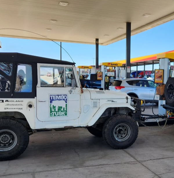 Featured Client: TEMBO TUSK Land Cruiser Service Car Hand-Painted Vehicle Signs Los Angeles Trade Tech Sign Alumni Hand-Painted Sign Artist Alex Kurakake Smart Alex Hand-Painted Signs ANAHEIM 92801 Hand-Painted Sign Company Orange County Southern California Sign Painting Workshops Call: 714-515-6205