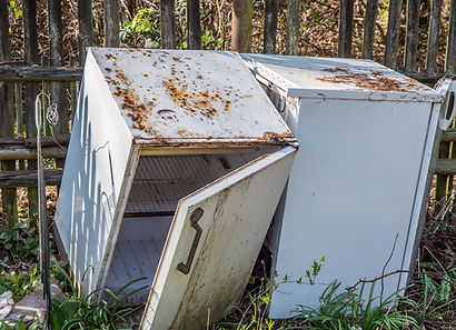 697dca38f756de3c5c5aca5d_Environmental-problem-old-fridge.jpeg