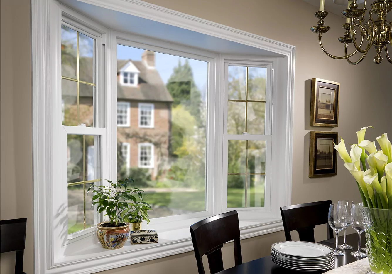 Bay Windows vs Bow Windows. California Replacement Windows and Doors Full Service Southern California Window Company. Quality Vinyl Replacement Window. Simonton Authorized Dealer. Milgard Authorized Dealer. Anlin Authorized Dealer. Offering single hung windows, casement windows, awning windows, sliding glass doors, patio doors, french doors, entry doors, garden windows, bay windows in Vinyl. Free In-Home Estimate. Orange County Showroom 1129 N Kraemer Blvd Anaheim CA 92806 Open Mondays to Fridays 9am to 5pm. Open Saturdays 10am to 3pm. Professional Window Installation Company Near Me Los Angeles, Inland Empire, Riverside, Long Beach, Irvine, Gardena, Costa Mesa, Laguna Niguel, Bel Air, UCLA, Huntington Beach, Laguna Beach, Brentwood, Rolling Hills Estates, Signal Hill, Southern California.