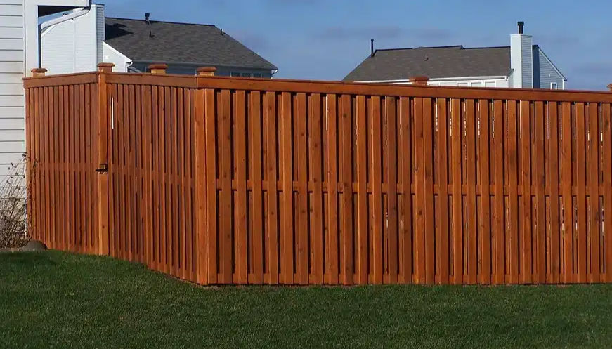 Professional Good Neighbor (Shadow Box) Redwood Fence Style PUICON REDWOOD FENCE SPECIALISTS SAN FRANCISCO Custom Redwood Fence Company Professional Board-on-Board, Horizontal, Lattice Top Redwood Fence Repair and Installation Services Northern California Commercial Spaces Businesses Call: 510-281-9117