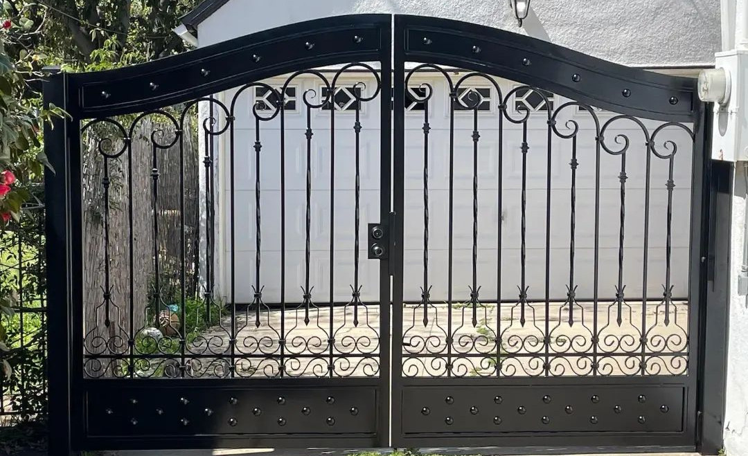Exterior Swing Gates Fabrication & Installation by CALIFORNIA Quality Ironworks - Custom Wrought Iron Work Fabricator in Los Angeles and Pasadena. We offer services such as Pedestrian Gates, Driveway Gates, Hand Railings, Balcony Railings, and many more! We serve clients like Homeowners, Business Owners, Property Managers, Hotels. Professional Iron Worker near Long Beach, Newport Beach, Anaheim, Santa Ana, Huntington Beach, Hermosa Beach, City of Industry. Call PASADENA 626-618-8014. Call LOS ANGELES 424-622-1850. Call ORANGE COUNTY 949-787-1850.