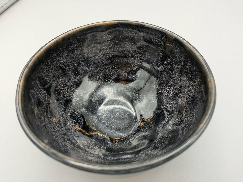 Bol artisanal noir argenté modèle étoilé, vue intérieure, diamètre 13 cm, céramique faite main, atel