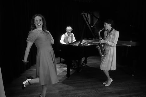 Cabaret - Saxophon Suzy 1.jpg
