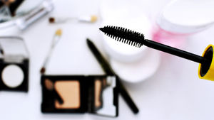 How to make your mascara last the whole night long