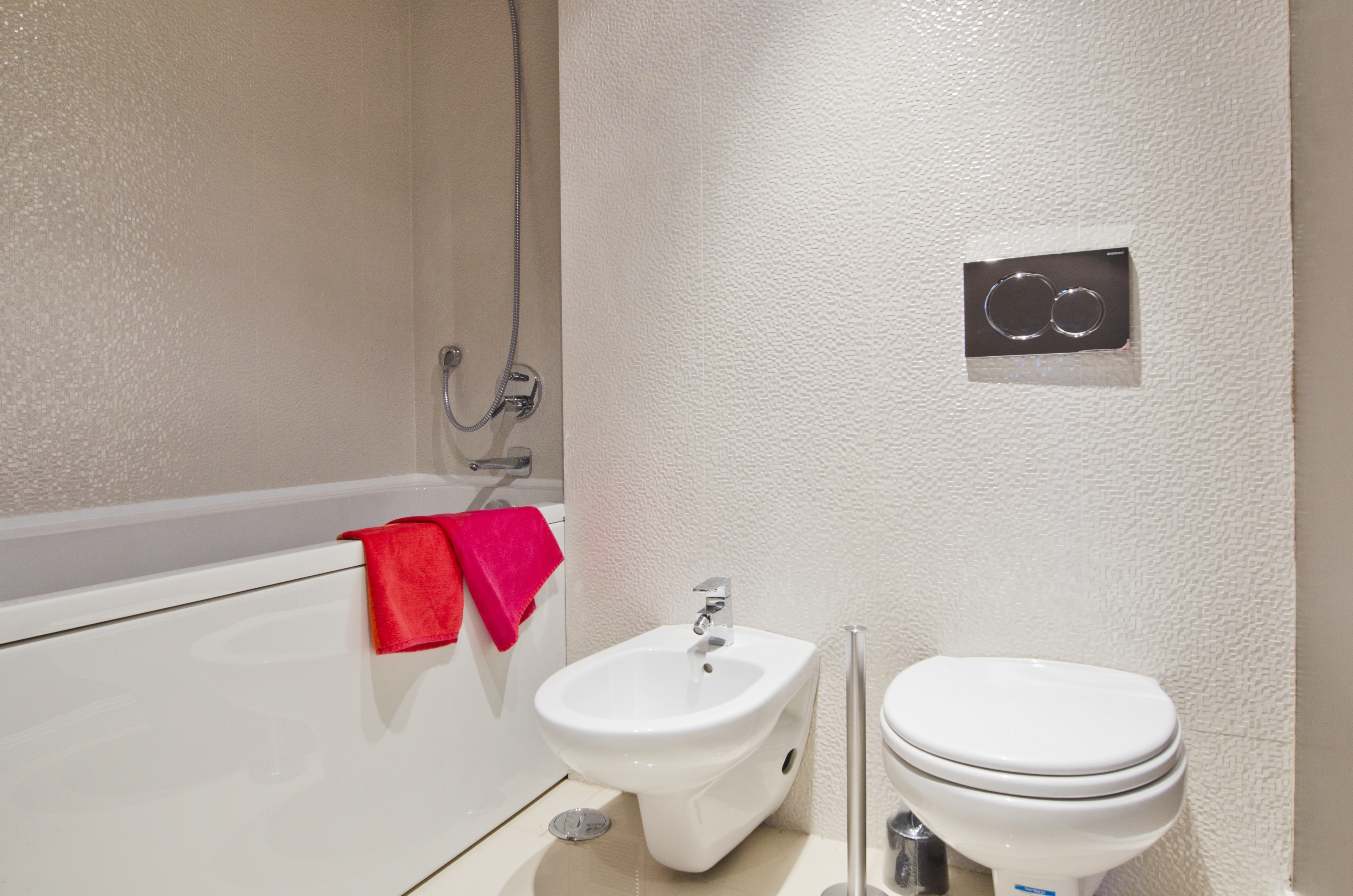 PE - Suite 3 - IS.Bathroom - Foto 2.JPG