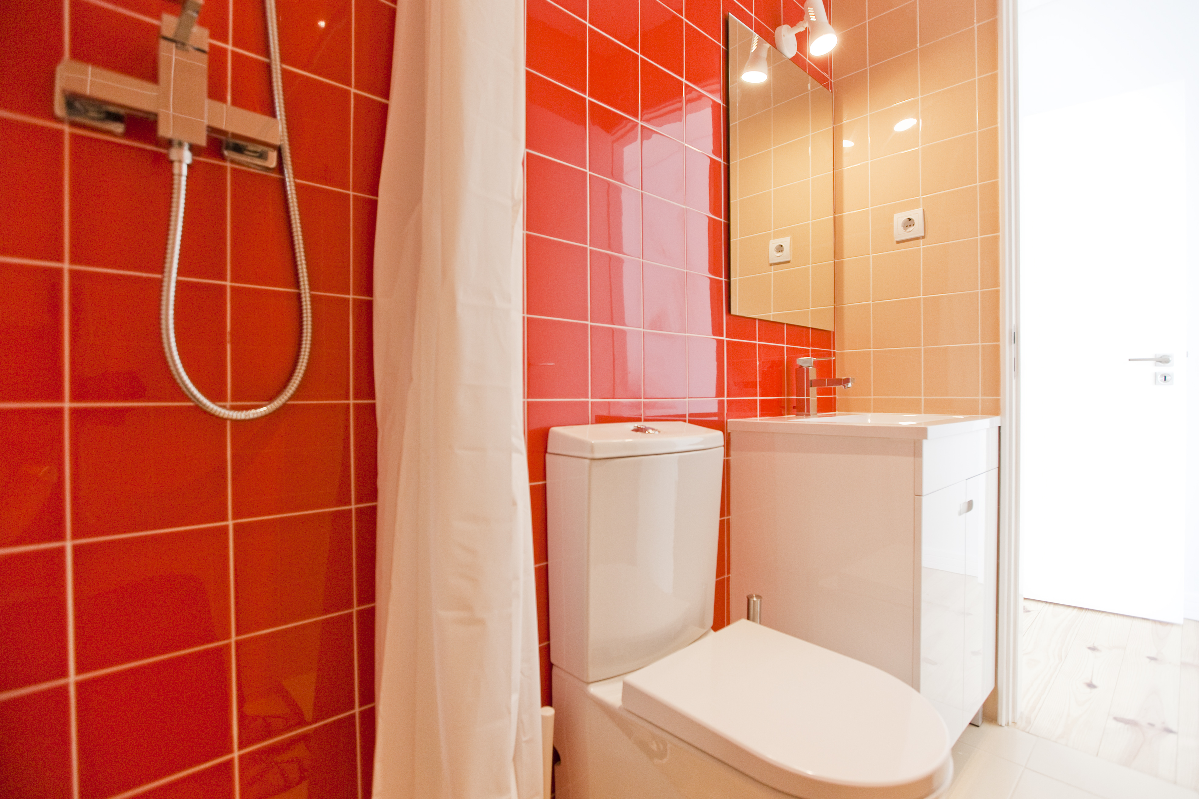 TE - Suite 4 - IS.Bathroom - Foto 1.JPG