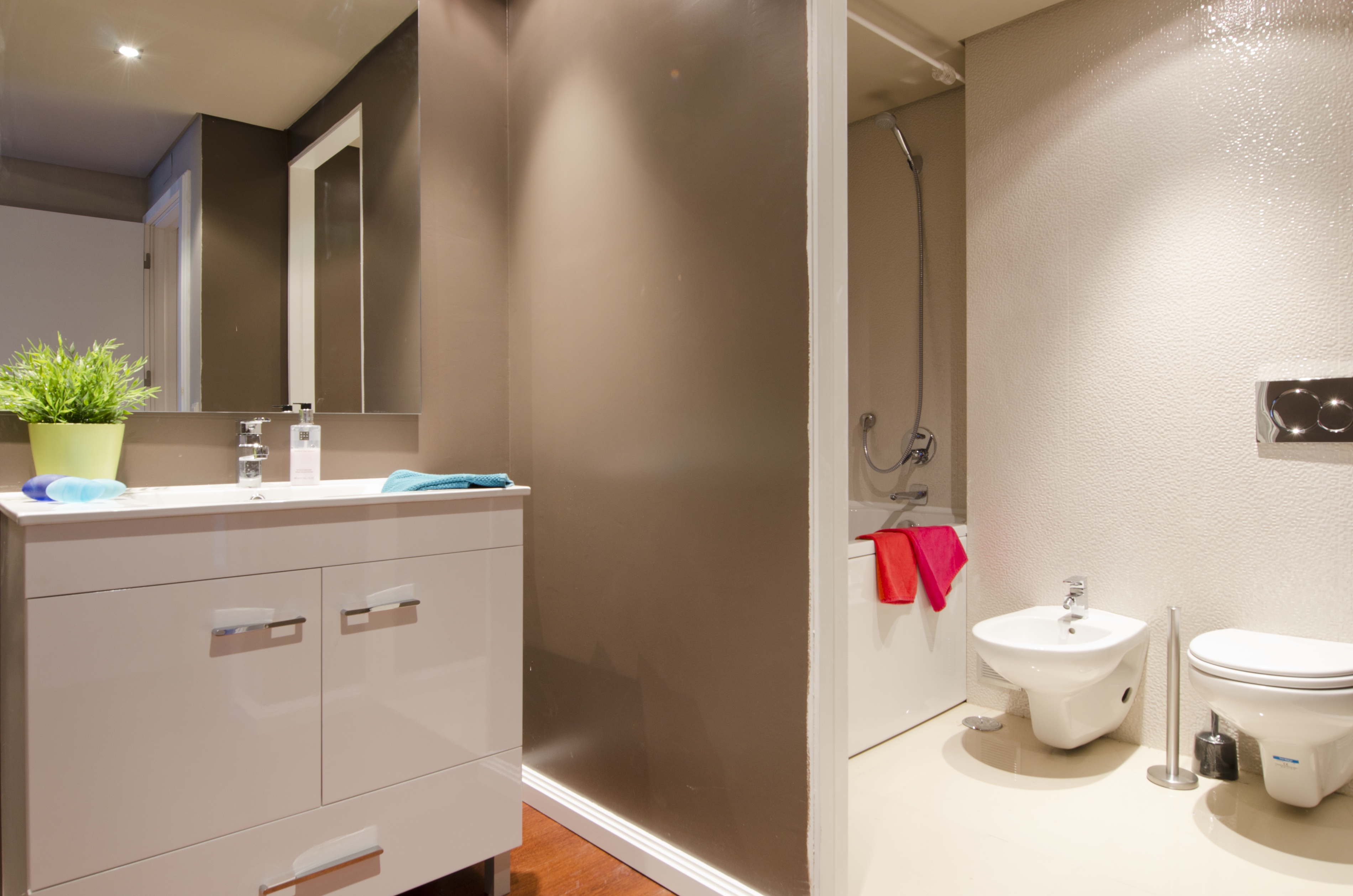 PE - Suite 3 - IS.Bathroom - Foto 1.JPG