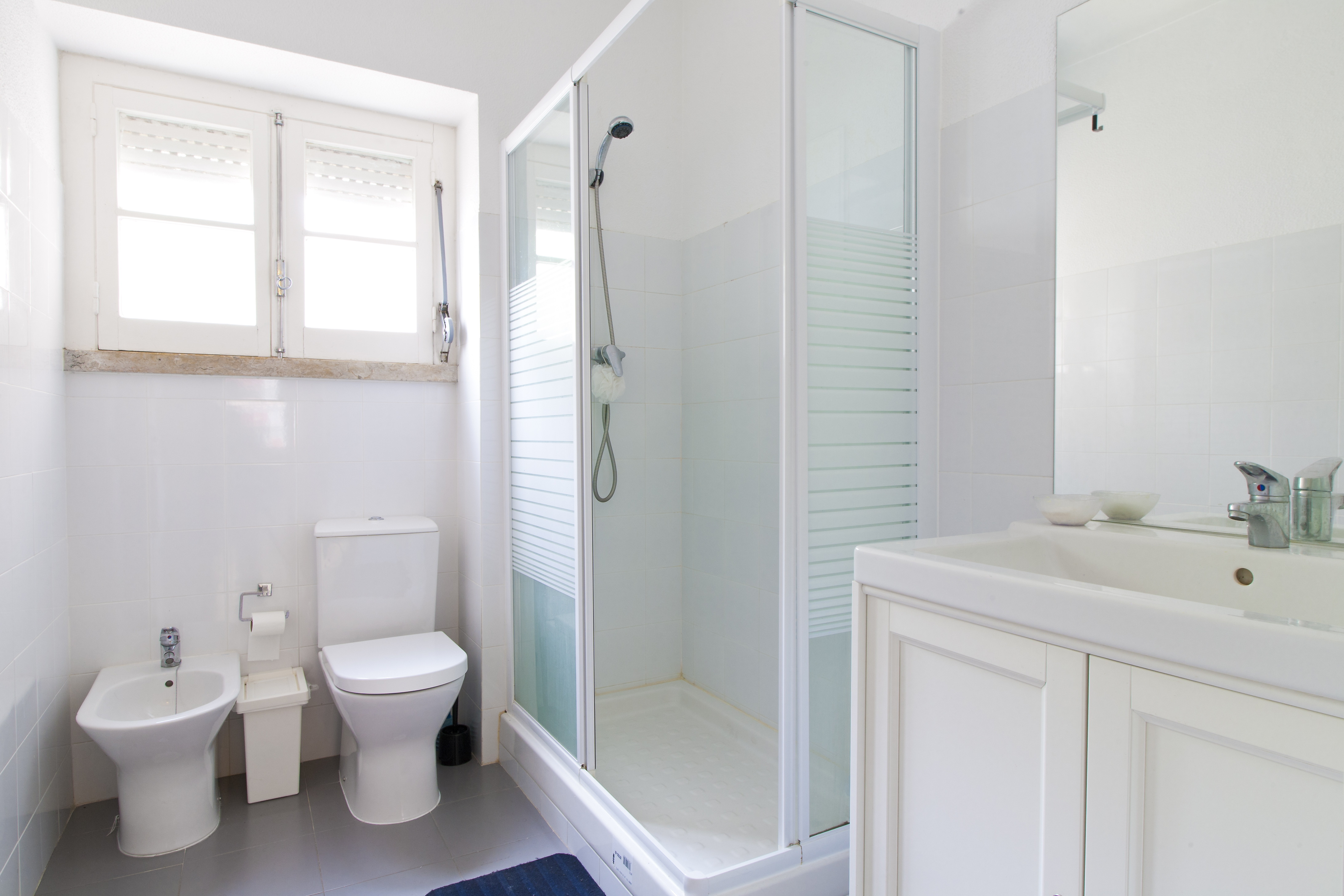 GJ - Bathroom nº1 - Quartos.Rooms nº2,3, 4 - Foto 1.jpg