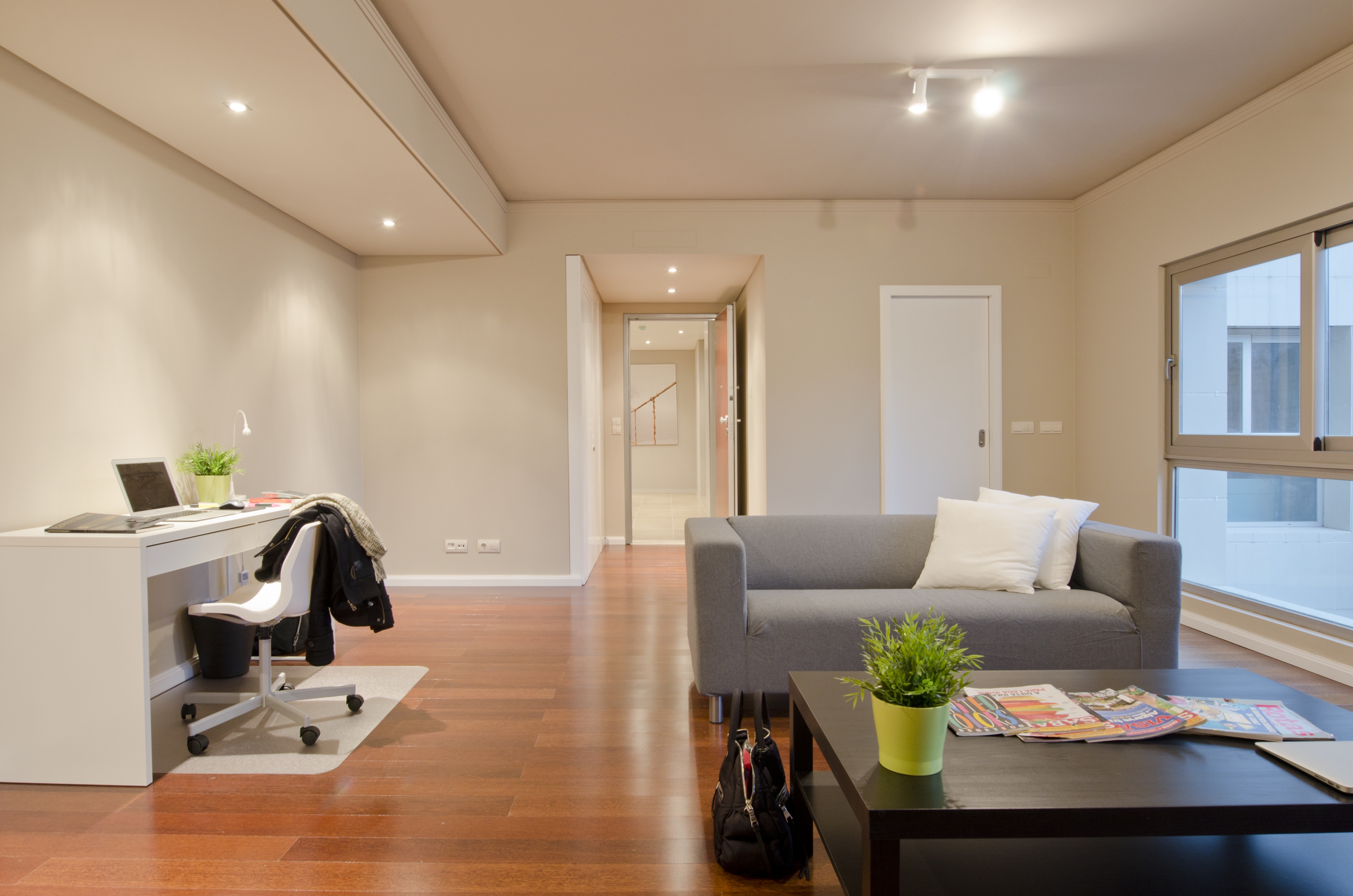 PE - Suite 5 - Foto 1 - Living.JPG