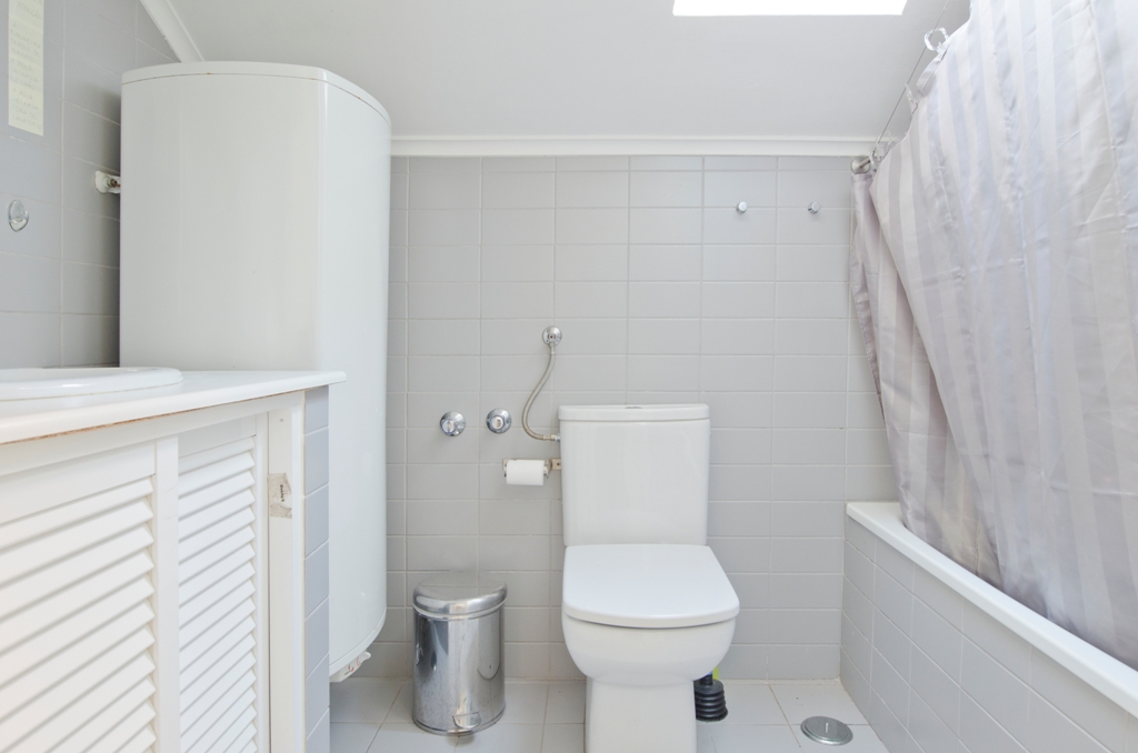 AB_-_Sotão.Attic_-_Casa_de_Banho.Bathroom_-_Foto_1.JPG