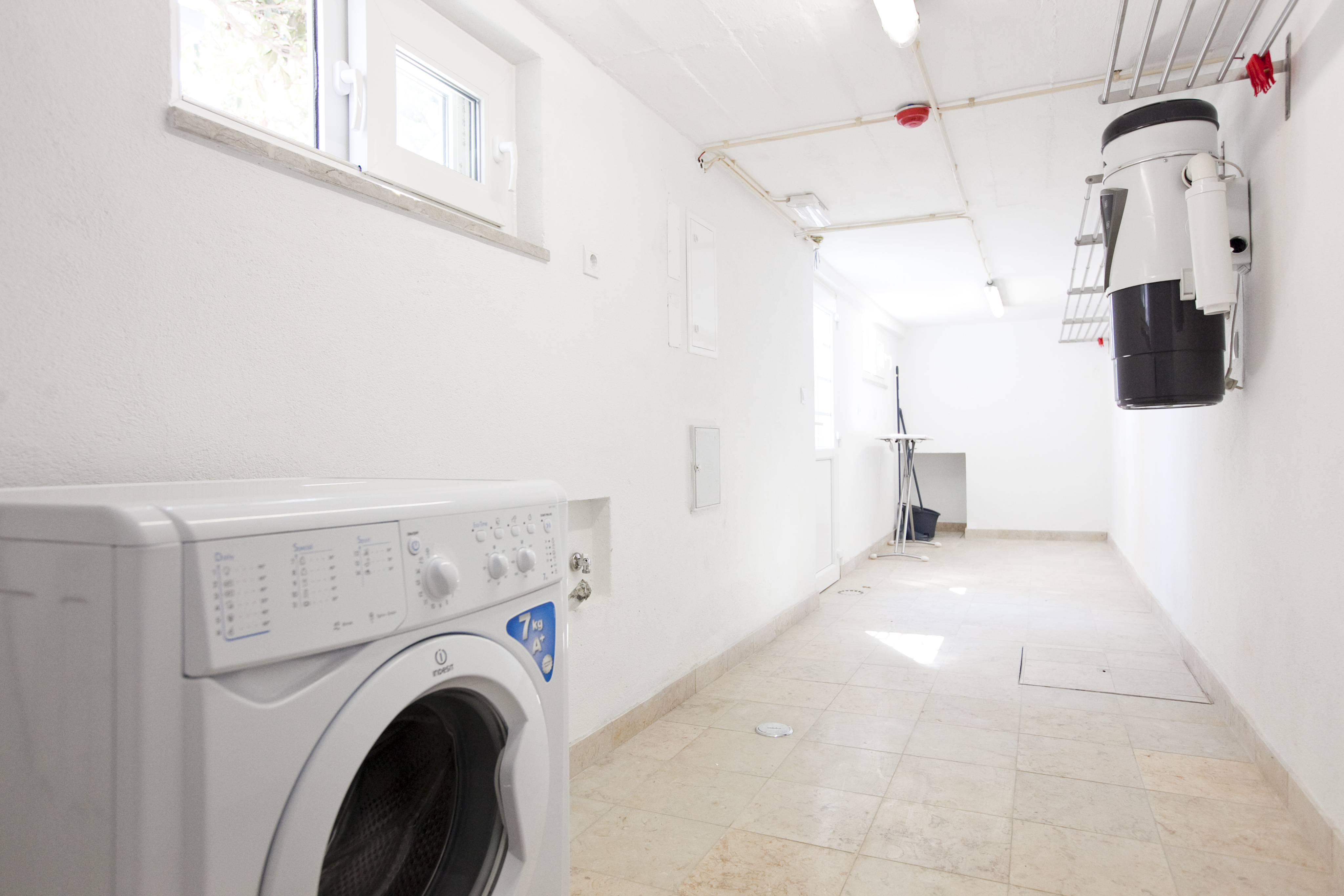 TE - Lavandaria.Laundry Area - Foto 1.JPG