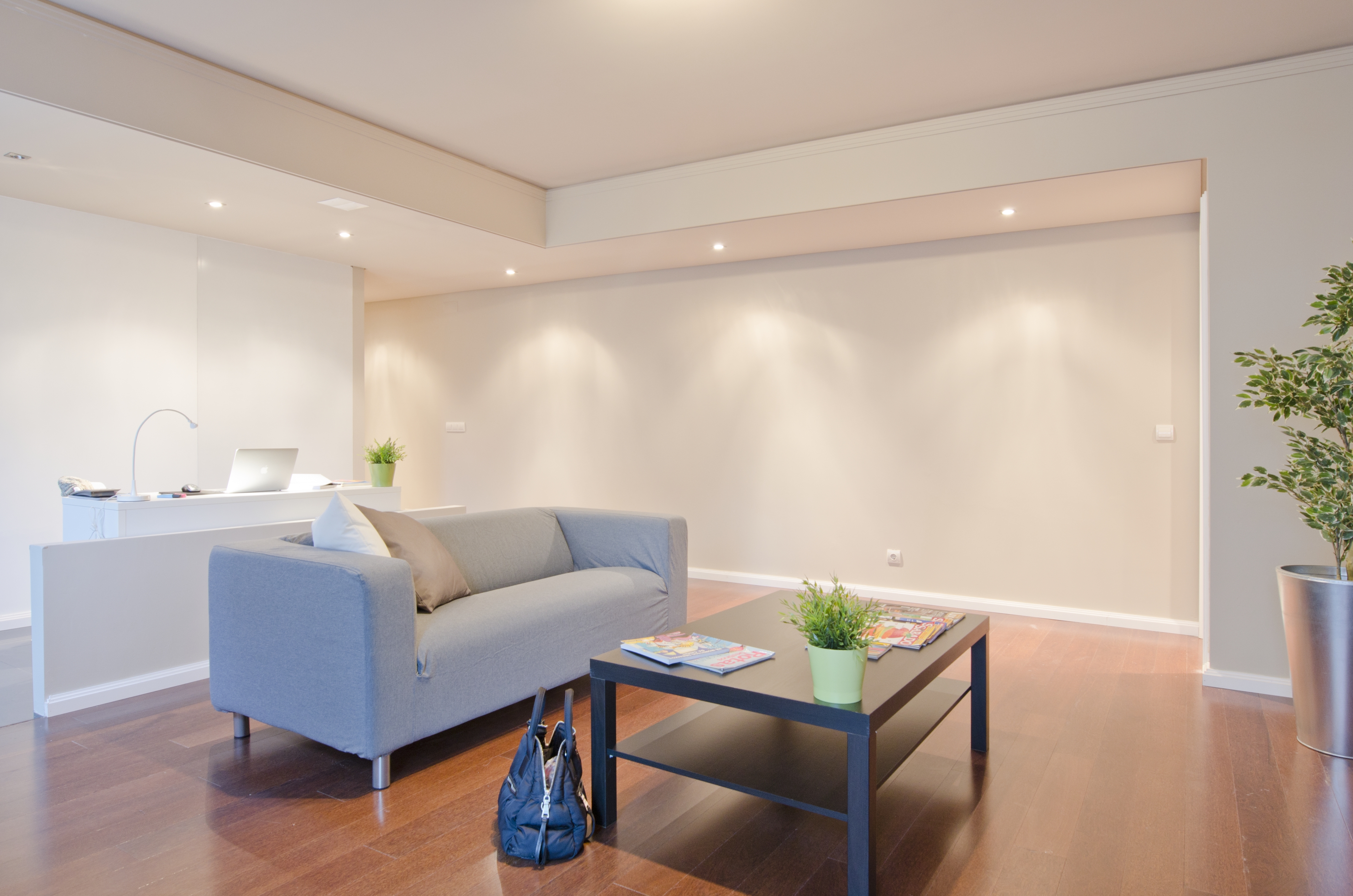 PE - Suite 6 - Foto 2 - Living.JPG