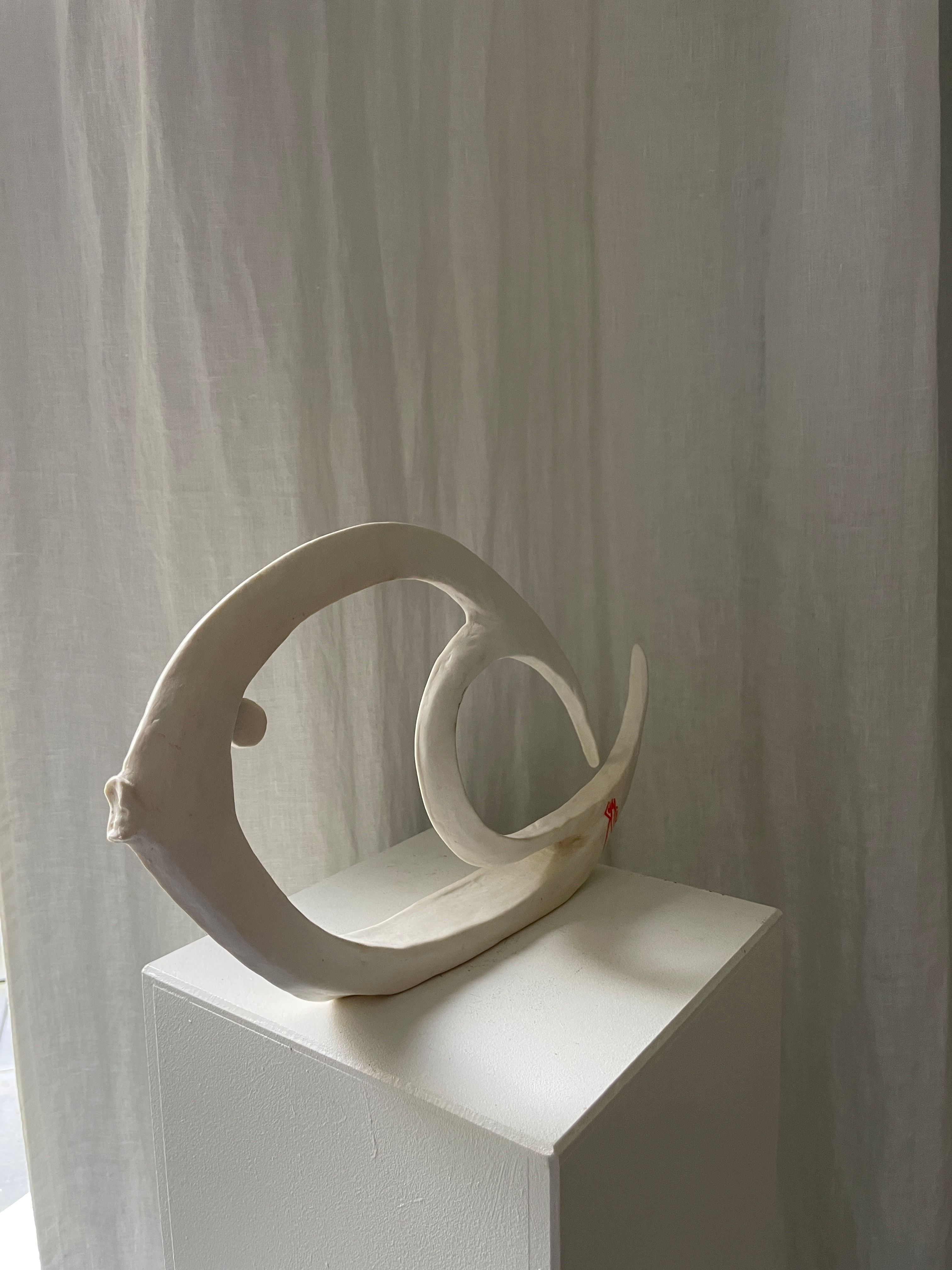 Sculpture Grès blanc I Poisson circonvolution