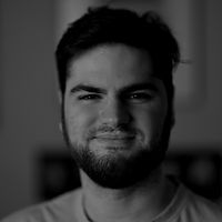 Yhomas Macolino (3)_edited.jpg