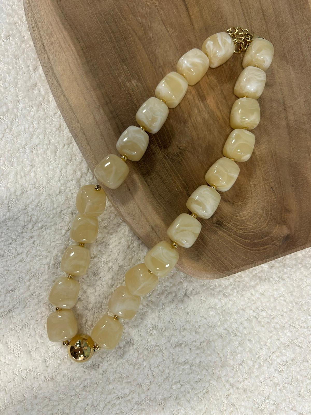 Collier acétate jaune clair