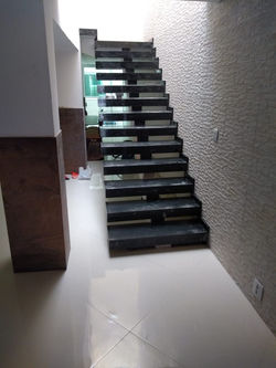 Escada Vazada Preto São Gabriel