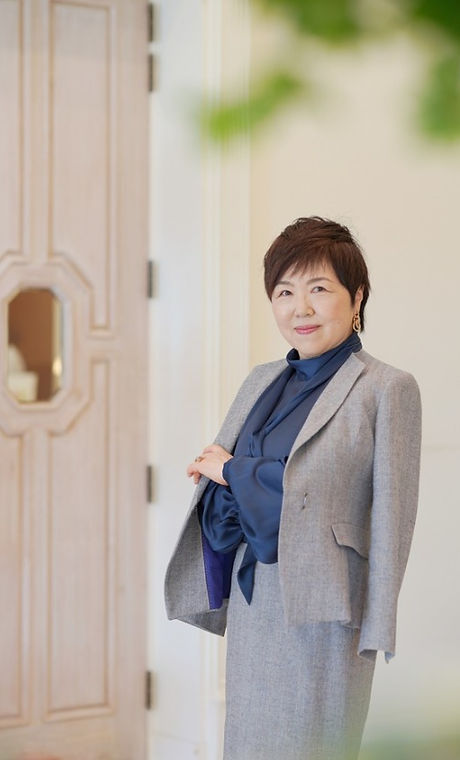 DSC08119c 700x1050hm_edited.jpg