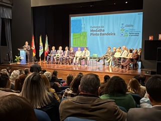 CICS Canoas prestigia entrega da Medalha Pinto Bandeira à associada Marilene Rocho Neumann