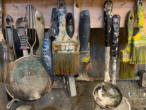 Tools and brushes