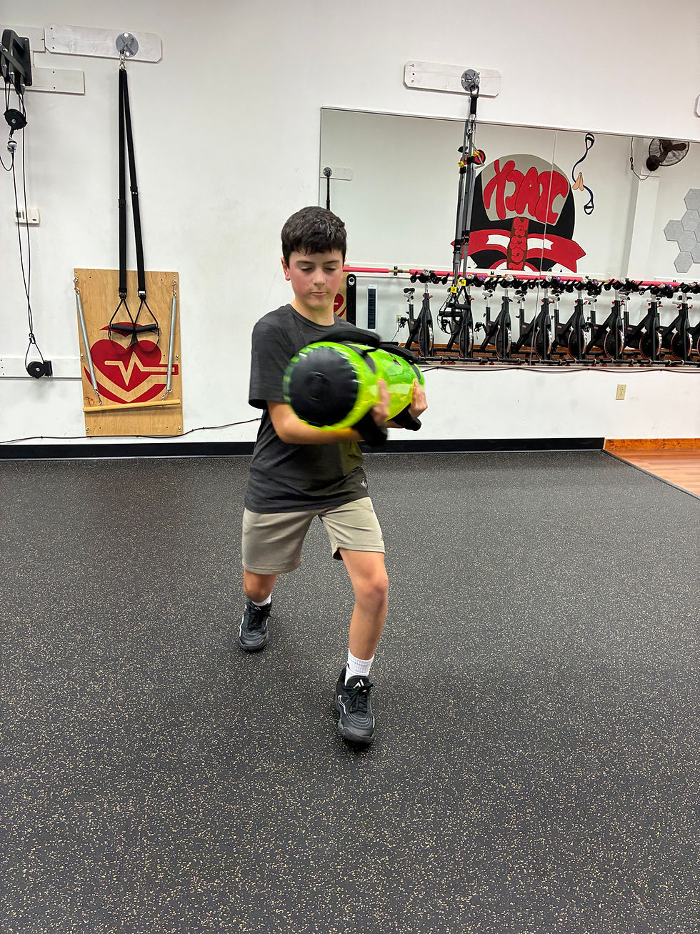 Pittsburgh area athlete training power and stability at Pittsburgh's best youth training program Earn the Edge Performance.