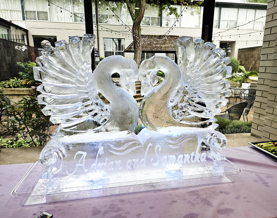 wedding ice carving