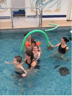 nuero_swim001.jpg