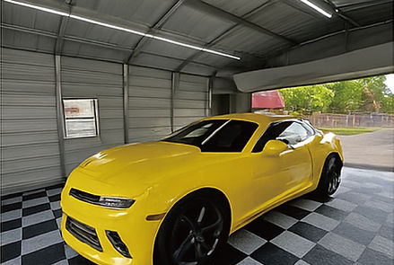 AXIS GARAGE WORKS U.S.GARAGE ホワイトモデルの内観。スチール製ガレージ内部の使用イメージ