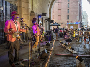 Live At The Archway na Manhattan Bridge