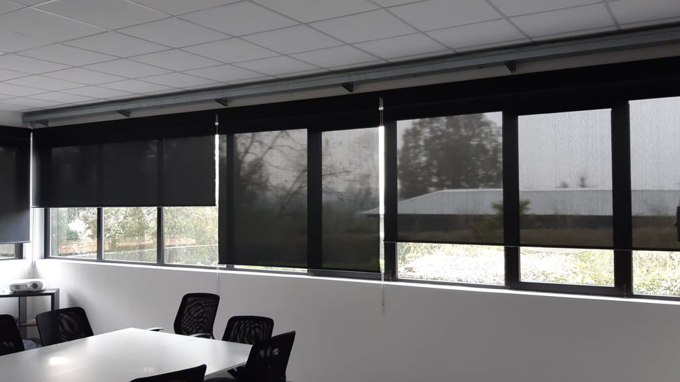 Tende a Rullo per grandi lunghezze: versatilità ed eleganza al servizio di spazi ampi