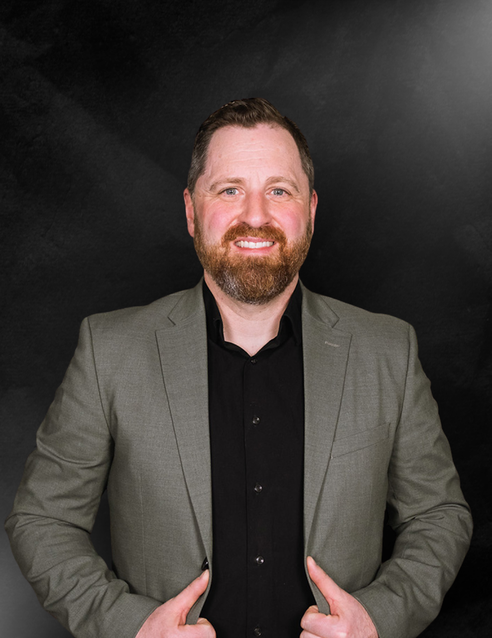 Mathew Theriault Headshot Photo