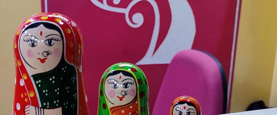 Nested femal family dolls.jpg
