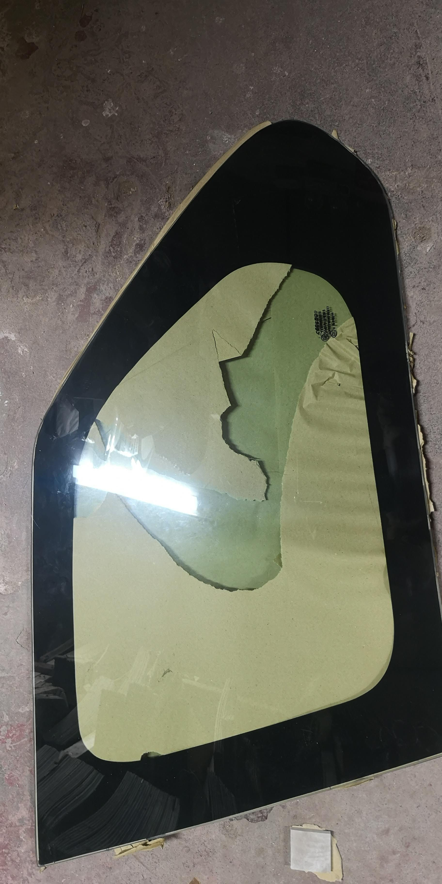 Lateral de toyota avanza 2015