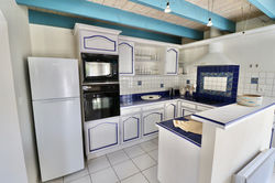 Maison B