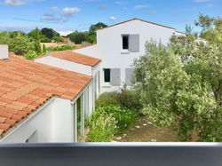 Maison B