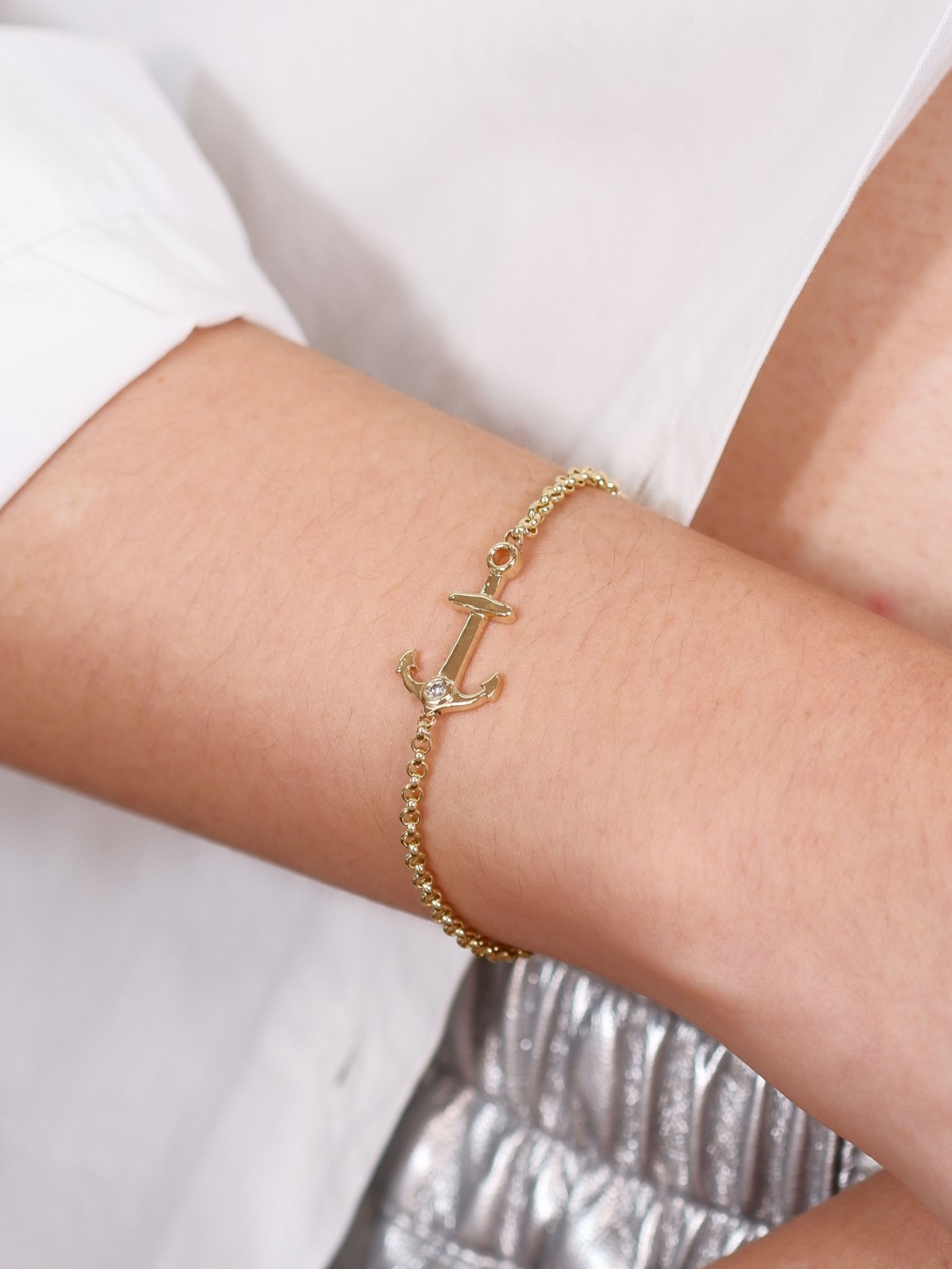 สร้อยข้อมือทองแท้ 9K Minimal Diamond Anchor Bracelet