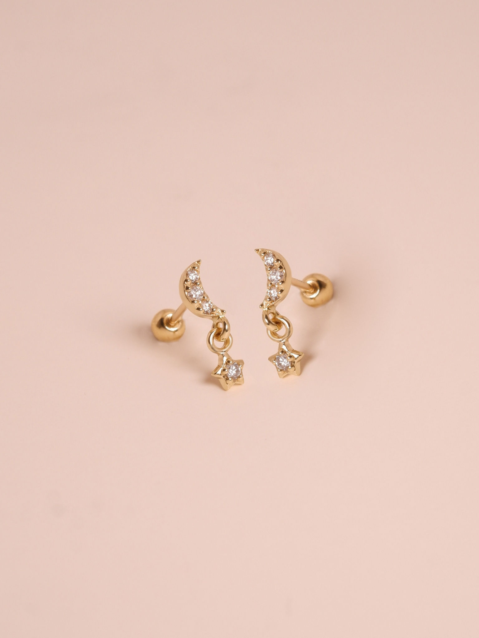 ต่างหูทองแท้ 9k Dangling Moon And Star with Diamonds(แป้นหมุน)