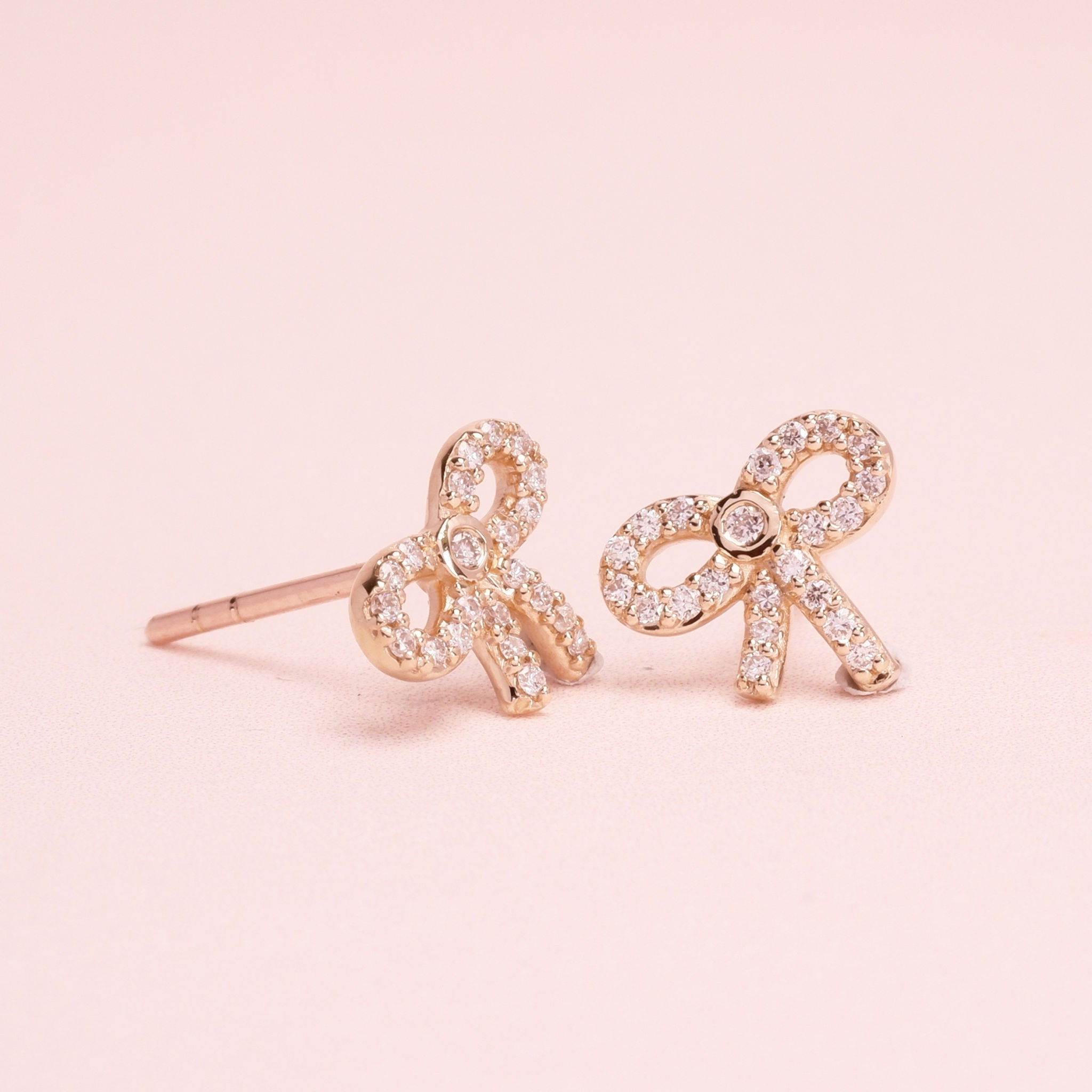 ต่างหูปักก้านทองแท้ 9k Bow With Diamond Stud