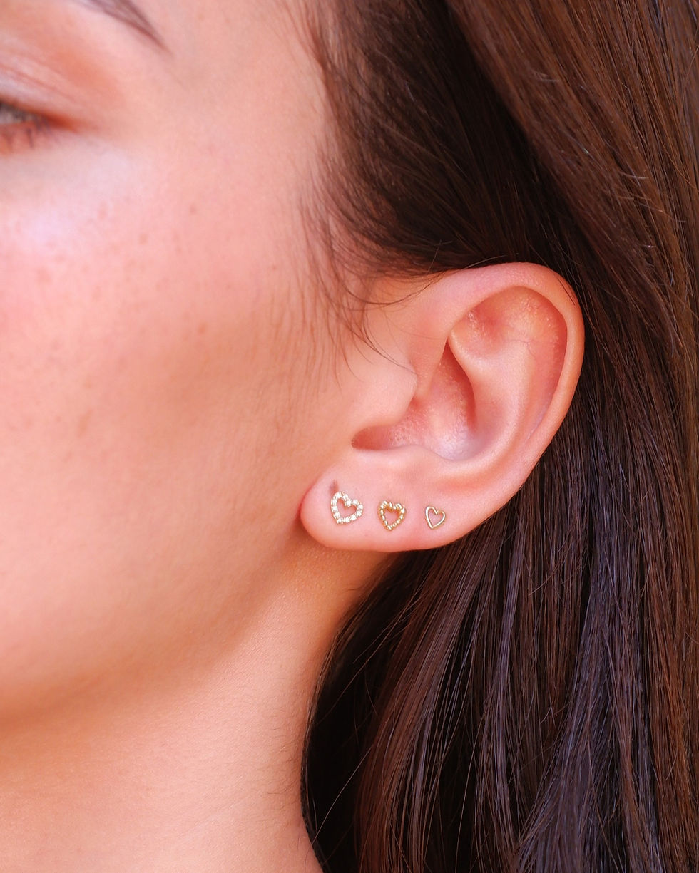 Thumbnail: ต่างหูปักก้านทองแท้ 9K Mini Heart (แป้นหมุน)