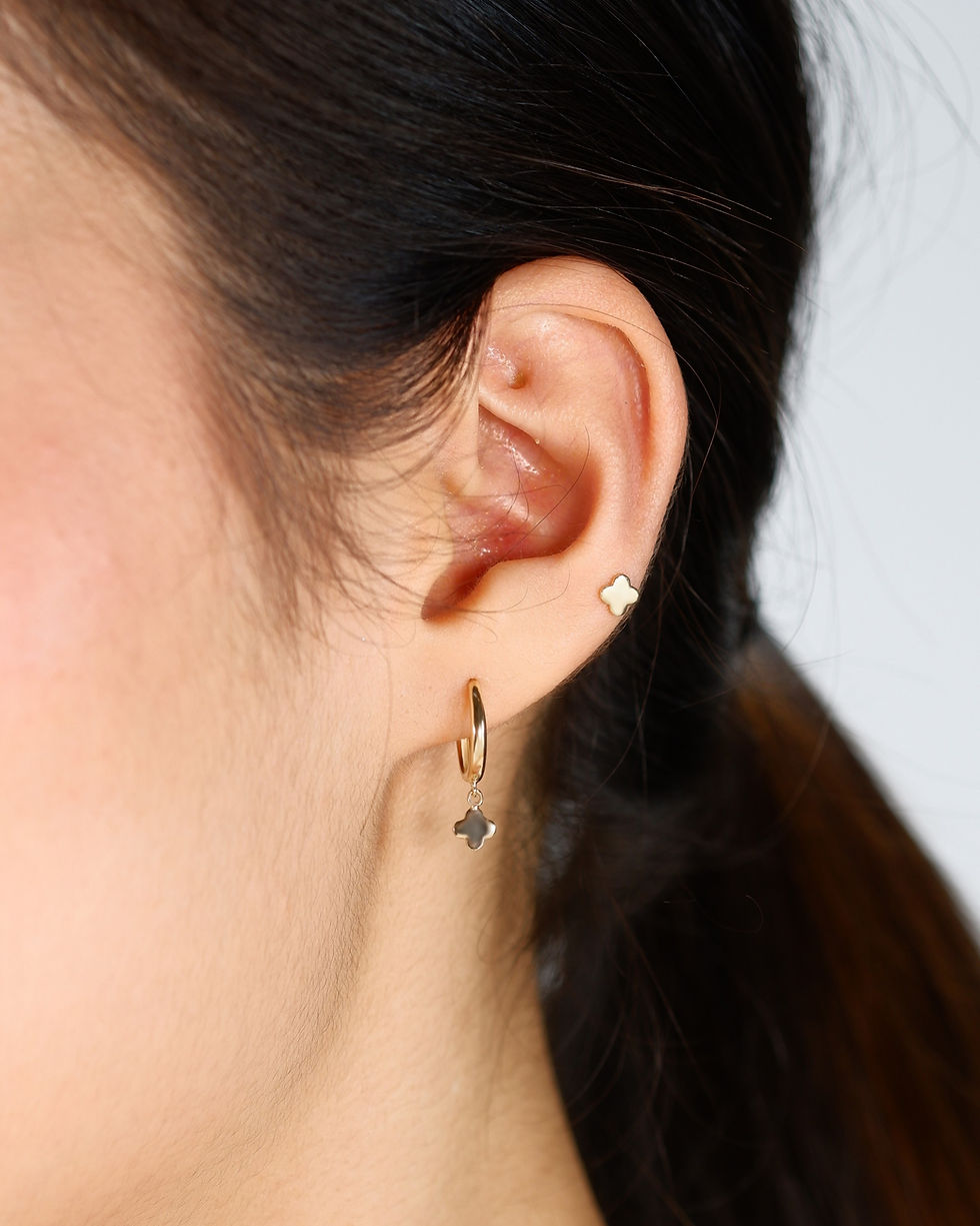 Thumbnail: Flower Stud Earrings 9k Yellow Gold (Screw Backs)