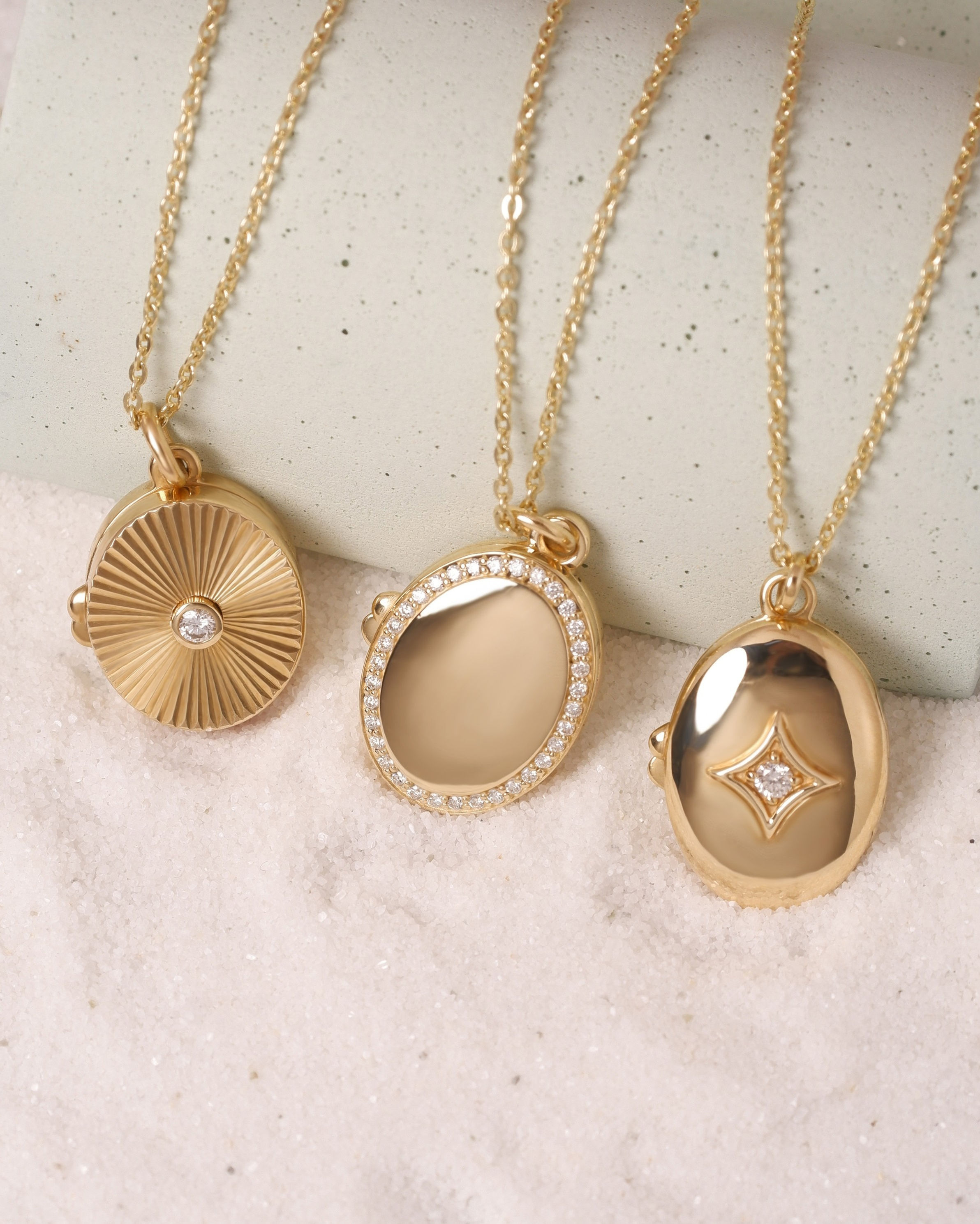 จี้ทองแท้ 9k ล็อคเก็ต Holo Diamond Locket(จี้อย่างเดียว Pendant Only)