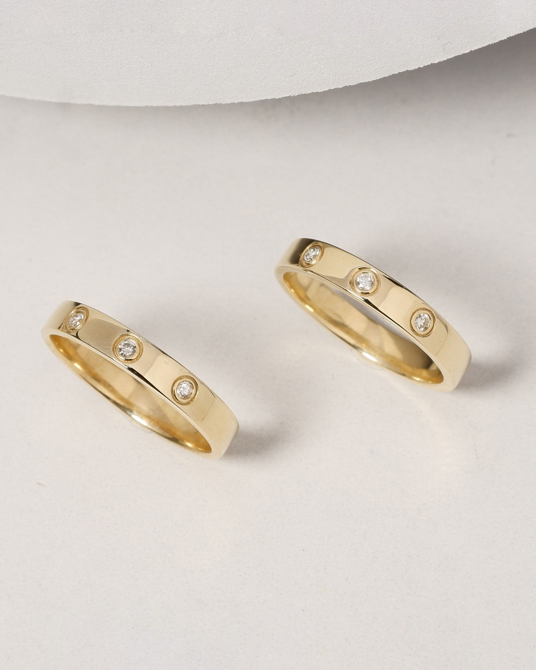 แหวนคู่ (2 วง)ทองแท้ 9K Trinity Diamonds Love Ring
