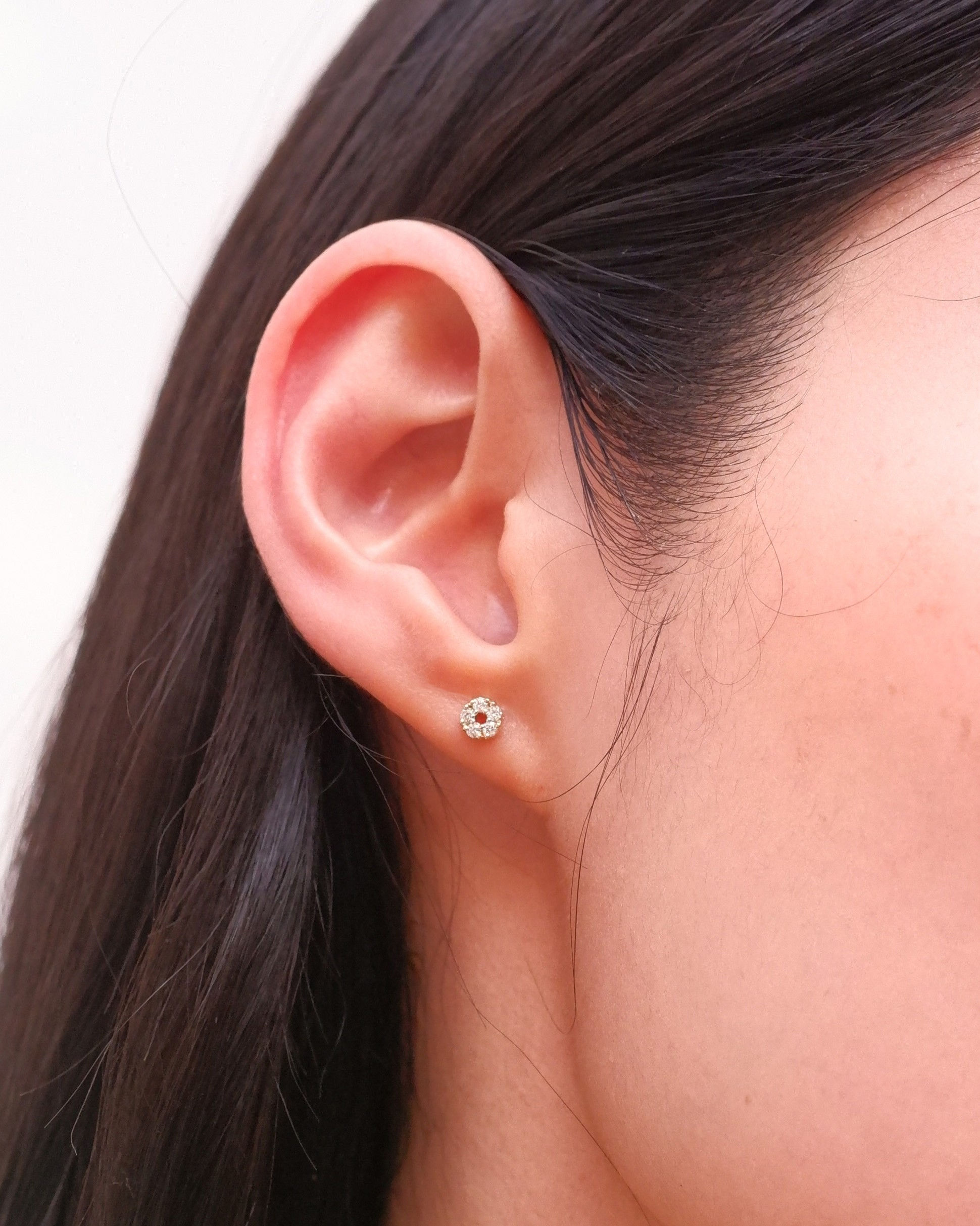 ต่างหูทองแท้ 9k Circle Diamond (แป้นหมุน)