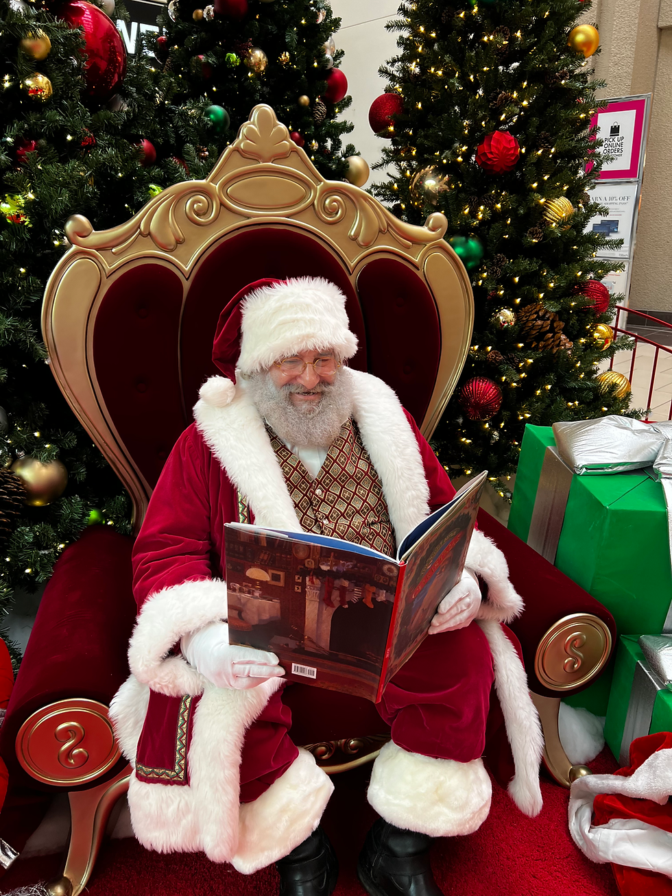East Texas Santa reading a Christmas story