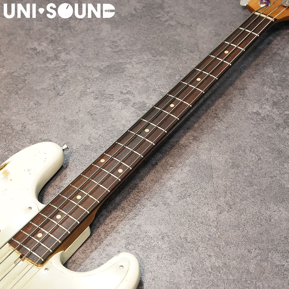 Thumbnail: LaBella Olinto 4-STRING P BASS  OLYMPIC WHITE OVER CARBONETTI GOLDP#4-2239
